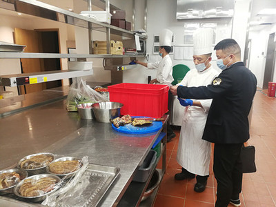 南湖市場(chǎng)監(jiān)管分局全力做好口岸經(jīng)貿(mào)博覽會(huì)食品安全保障