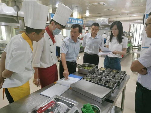 餐飲管理服務(wù)中心突出現(xiàn)場(chǎng)演練強(qiáng)化標(biāo)準(zhǔn)培訓(xùn)